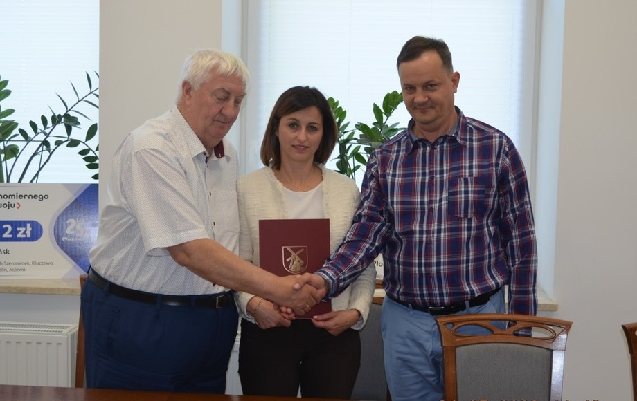 Zdjęcie do Przebudowa drogi w msc. Michalinek oraz remont drogi w msc. Brody...