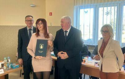 Zdjęcie do W&oacute;jt Gminy Płońsk  nagrodził dyrektor&oacute;w i nauczycieli szk&oacute;ł gminnych 